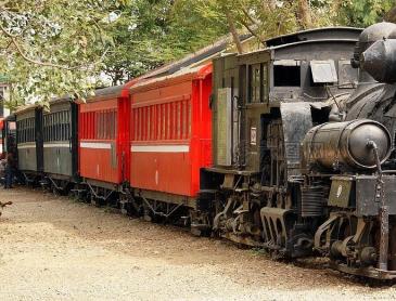 （機(jī)車(chē)、電車(chē)、客車(chē)、貨車(chē)）制造、修理業(yè)